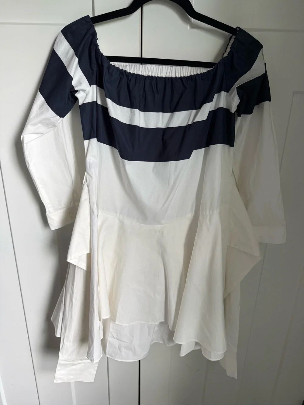 10 Crosby Derek Lam Intermix Exclusive Off-The-Shoulder Shirtdress. Size 4.